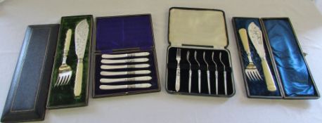 Cased silver plate fish servers & cased knives and forks with mother of pearl handles and silver