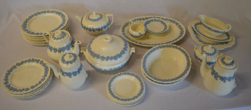 Wedgwood part dinner / tea service (AF)