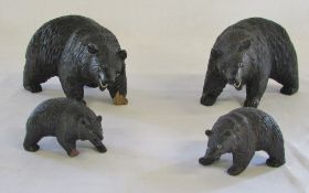 Group of Black Forest style wooden bears (2 af)