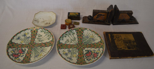 2 wall plates, Jerusalem photo album, small trinket boxes,