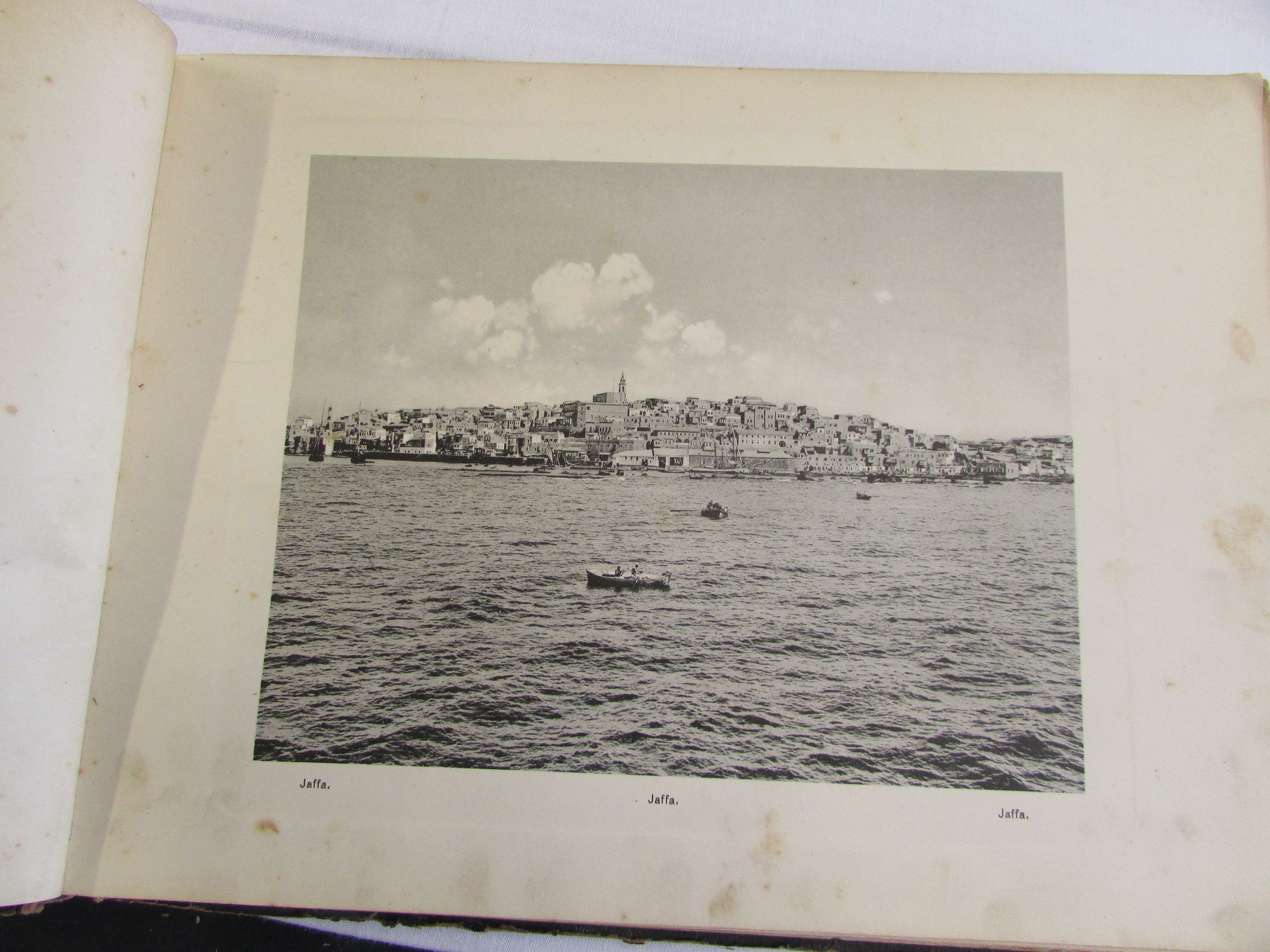 2 wall plates, Jerusalem photo album, small trinket boxes, - Image 3 of 4