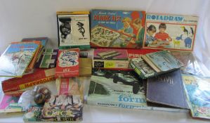 Various vintage board games, books, annuals,
