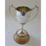 Small silver cup 'Ropley Flower Show Challenge cup replica 1947' London 1945 H 16 cm