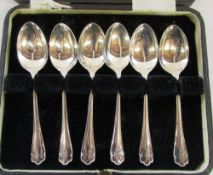 Cased set of silver teaspoons Sheffield 1942 weight 2.