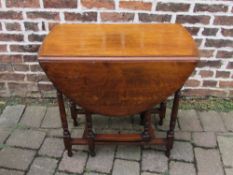 Oak gateleg table