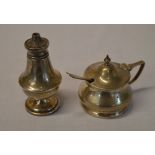 Silver salt pot and mustard pot with liner and spoon, total approx weight (without glass liner) 1.