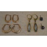 2 pairs of 9ct gold earrings,