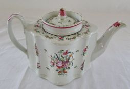 Late 18th century silver form New Hall porcelain teapot with floral sprays (chip to lid) pattern