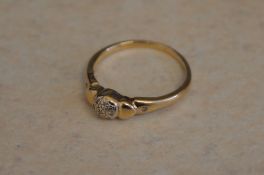 9ct gold ring with heart shaped shoulders and diamond chips, total approx weight 2.