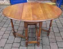 Oak gateleg table