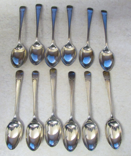 Set of 12 silver teaspoons Sheffield 1913 weight 4.
