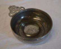 5 1/4" diameter pewter porringer, possibly Laurence Child of London with plain,