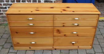 Pine chest of drawers