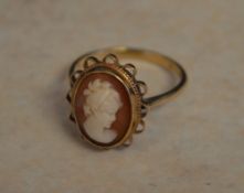 9ct gold cameo ring,