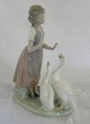 Nao figurine of a young girl with geese H 28.