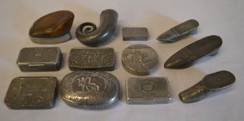 Approx 12 pewter snuff boxes of various designs