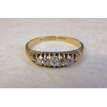 18ct gold 5 stone diamond ring size N weight 2.