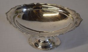 Silver pedestal bowl, Sheffield 1914, total approx weight 15.