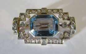 18ct gold aquamarine and diamond brooch