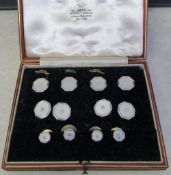 Cased gents 9ct gold and platinum cufflink's, buttons & studs, total weight 15.