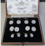 Cased gents 9ct gold and platinum cufflink's, buttons & studs, total weight 15.