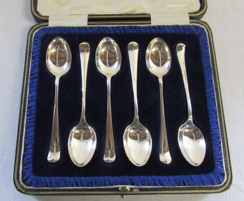 Cased set of silver teaspoons Sheffield 1927 weight 2.