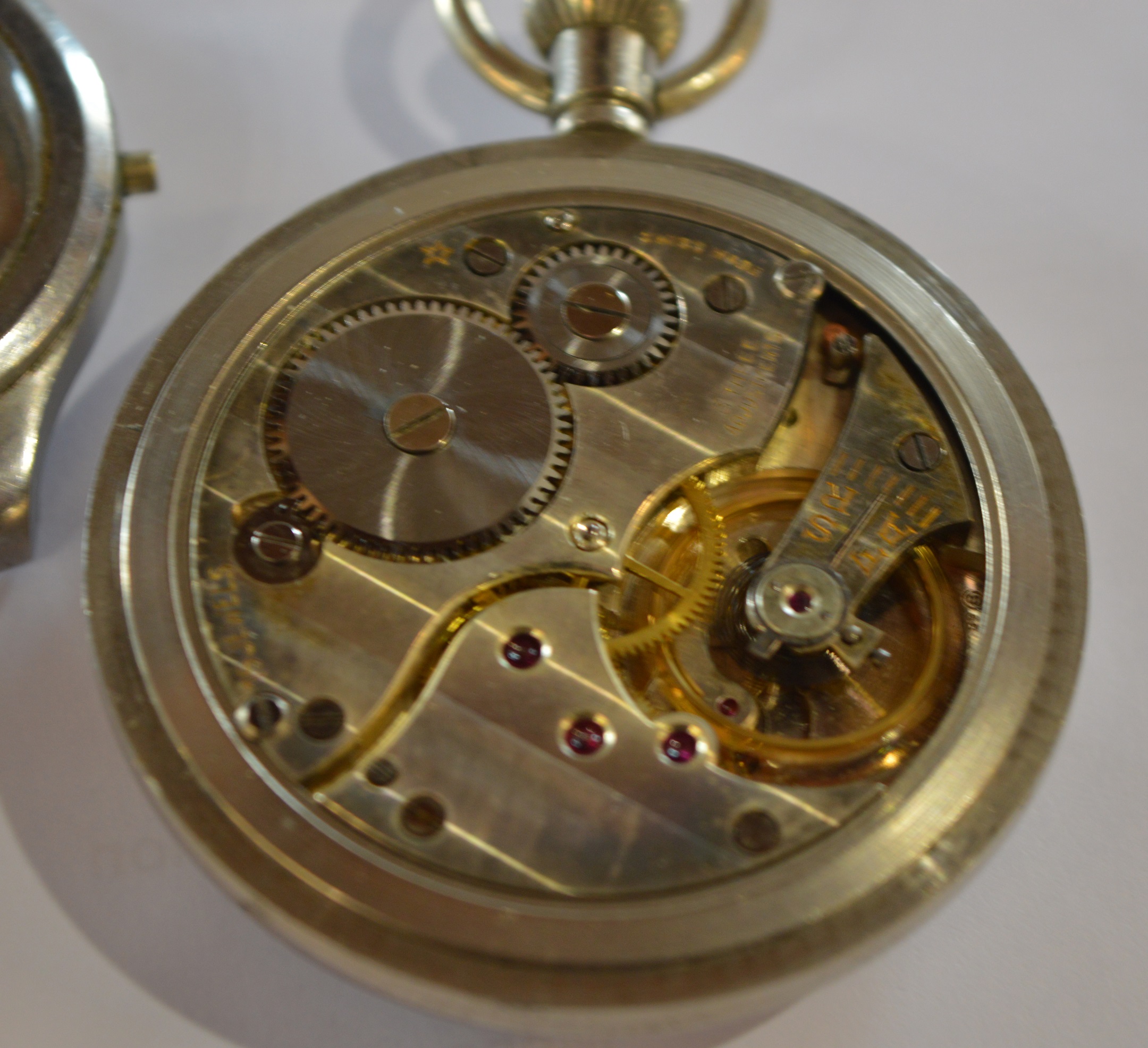 2 military pocket watches and 2 watch cases with military broad arrow & 'WWW' marks (Possibly Dirty - Image 5 of 6