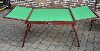 Fold out jigsaw table