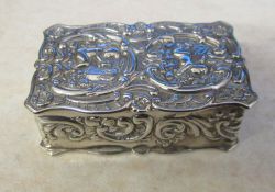 Small silver trinket box with gilt interior Sheffield 1981 weight 0.