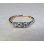 18ct gold 3 stone diamond ring size K (total weight 1.