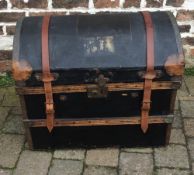 Dome top travelling trunk