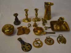 Various brassware including a, horse brasses,