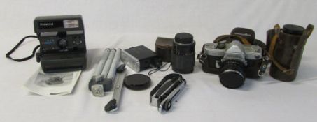 Various camera equipment inc Polaroid and Minolta cameras and lens