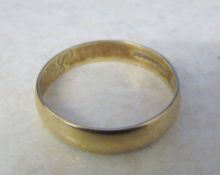 18ct gold band ring size R weight 3 g