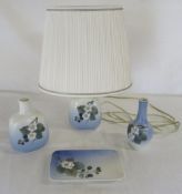 4 pieces of Royal Copenhagen pattern no 288 flowers and blackberries inc table lamp,