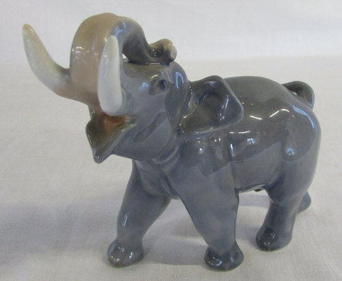 Royal Copenhagen elephant no 2998 H 11 cm