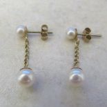 9ct gold pearl drop earrings (length 2cm) total weight 1.