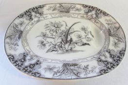 Wedgwood Pearl 'Iris' meat dish L 48 cm