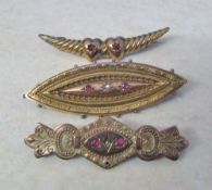 3 9ct gold brooches total weight 6.