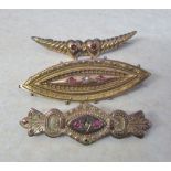 3 9ct gold brooches total weight 6.