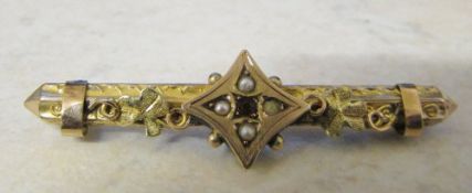 Victorian 9ct gold brooch with garnet and seed pearls Birmingham 1896 weight 2.