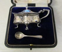 Cased silver salt with liner Sheffield 1909 with silver spoons Birmingham 1912 weight 1.