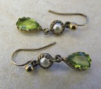 9ct gold peridot drop earrings total weight 1.