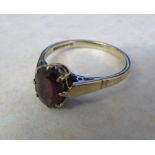 9ct gold garnet ring total weight 2.