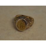 9ct gold monogrammed signet ring, bearing initials possibly MC or CM, total approx weight 4.