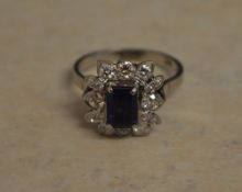 18ct gold sapphire and diamond ring size M