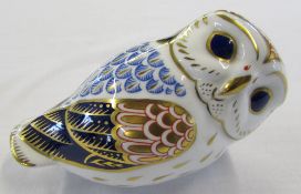 Royal Crown Derby paperweight of an owl with fixed white ceramic stopper L 13 cm
