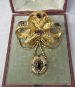 Tested a 9ct gold Victorian brooch with garnet & topaz stones in original box total weight 18.