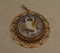 9ct gold scorpion / scorpio cameo brooch,