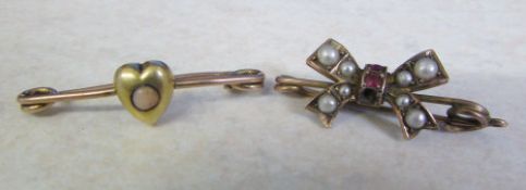 2 9ct gold brooches total weight 3.